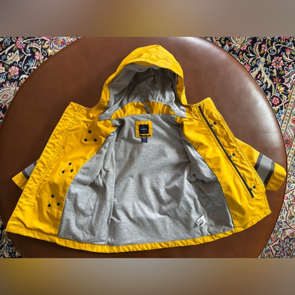 BabyGAP Rain Jacket with Toggles (2T) - Picture 6 of 8